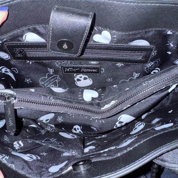 Betsey Johnson Black Skull Embossed Tote Bag - Picture 2 of 3